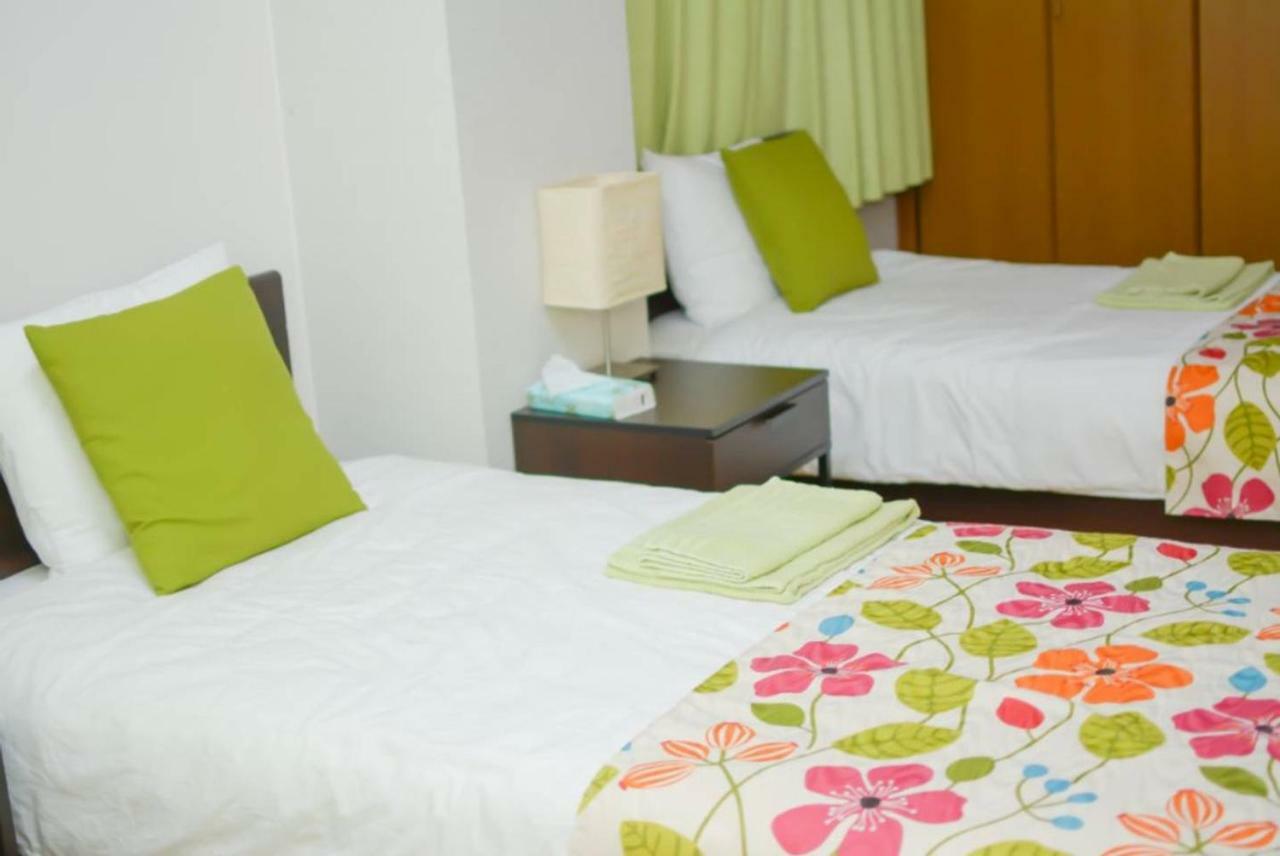 Guest House Matsuyama Наха Екстериор снимка