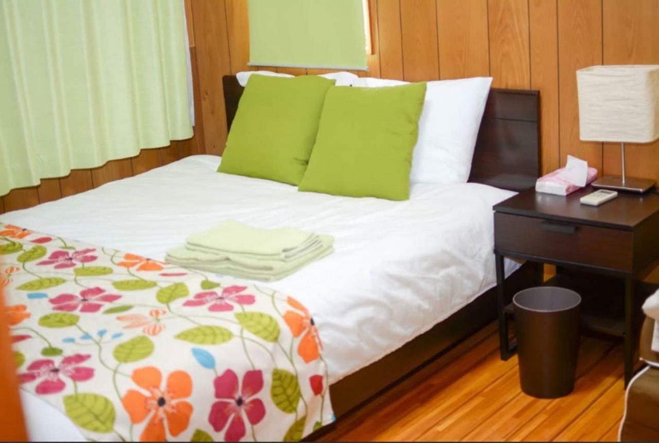 Guest House Matsuyama Наха Екстериор снимка